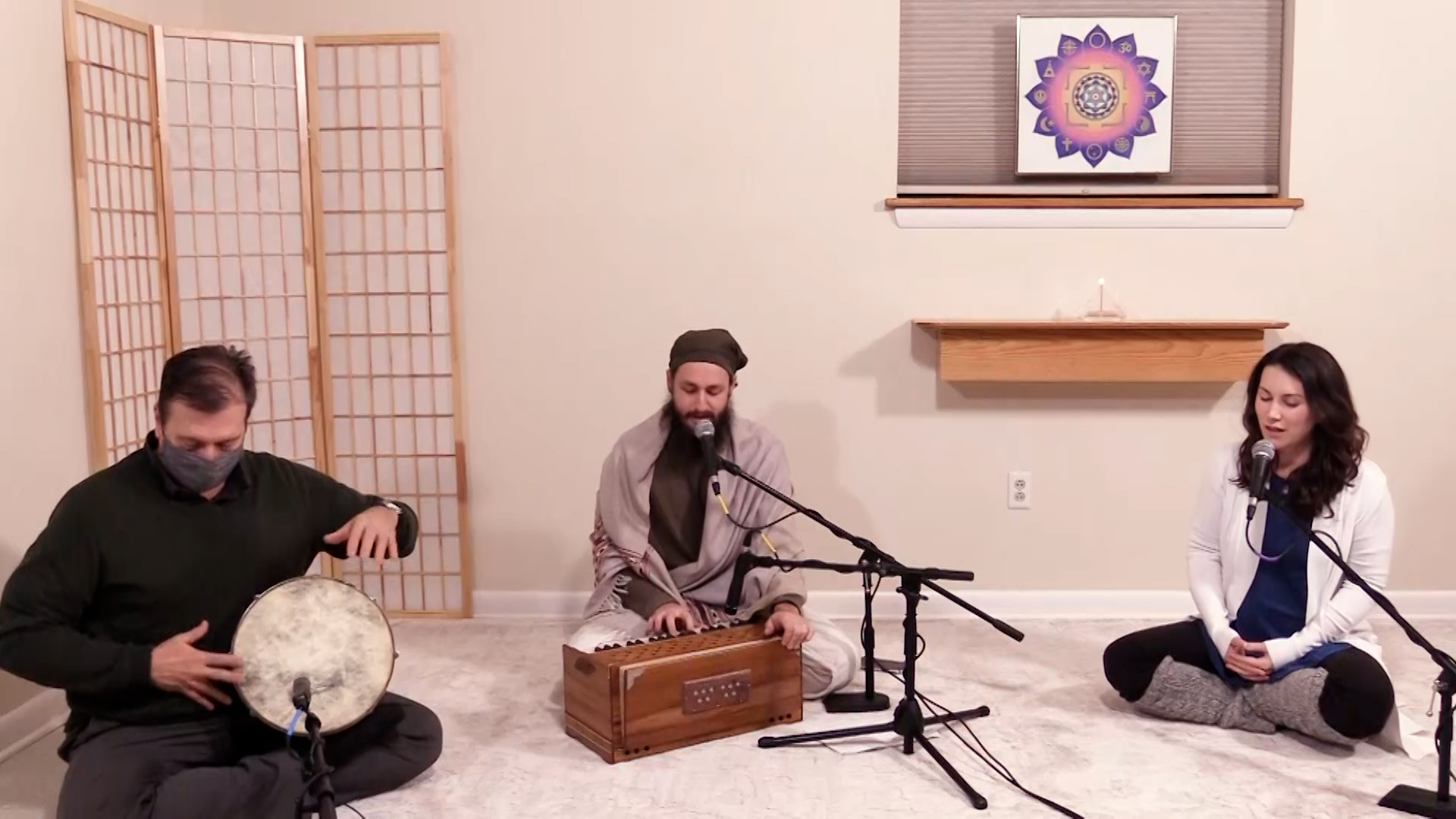 Integral Yoga Kirtan - Narada, Anandi and Krishna - 20 minutes 