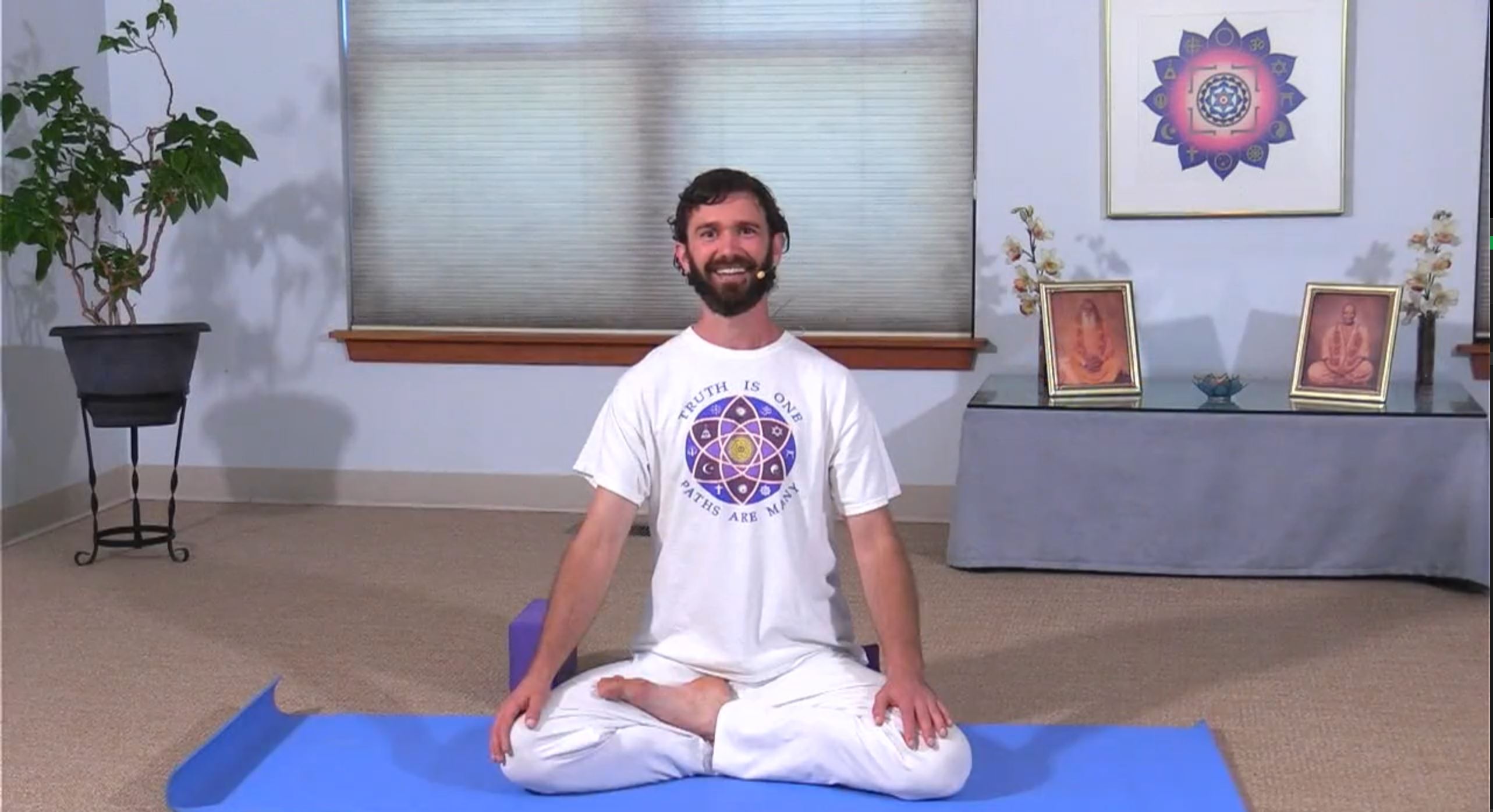 Hatha Yoga - Mixed Level with Zac Parker - October 15, 2020