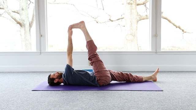 Hatha Yoga - Easeful Practice from the Floor with Zac Parker - 35 min