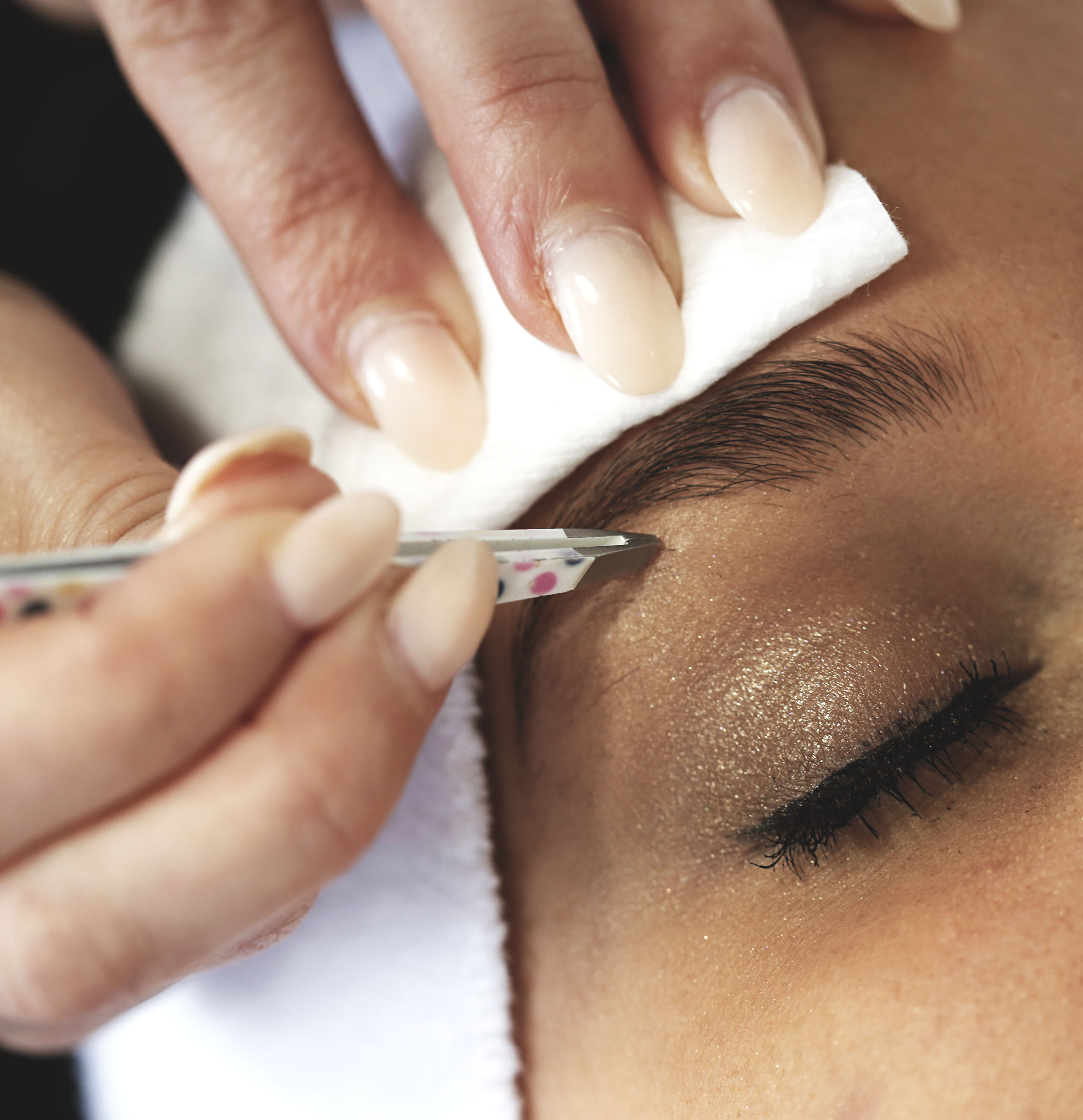 contour day spa brow tinting and wax