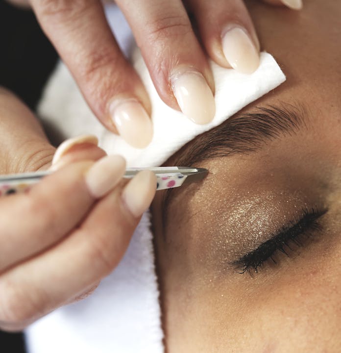 Eyelash and Eyebrow tinting and wax course International Beauty Academy