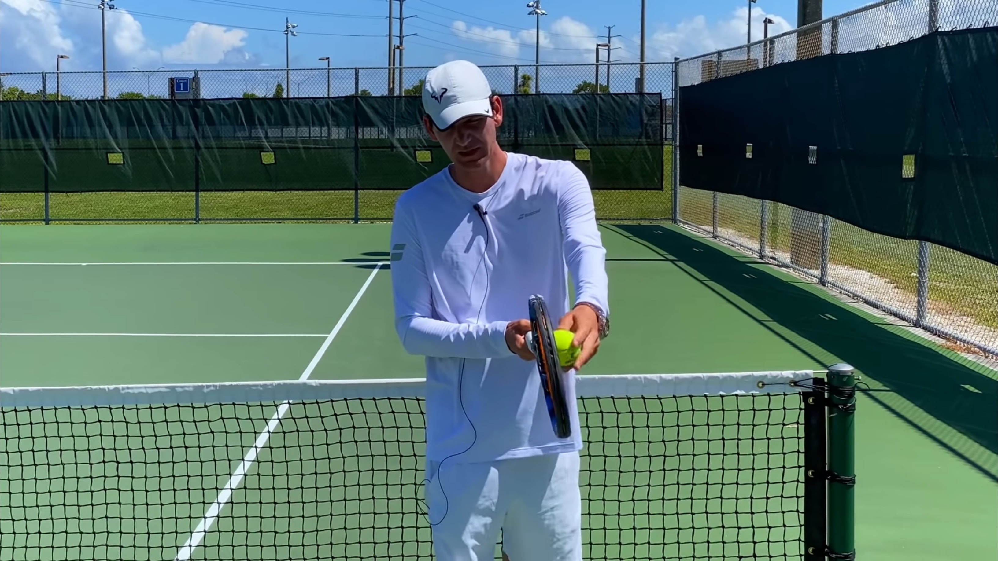 Federer’s Racquet Face on the Forehand