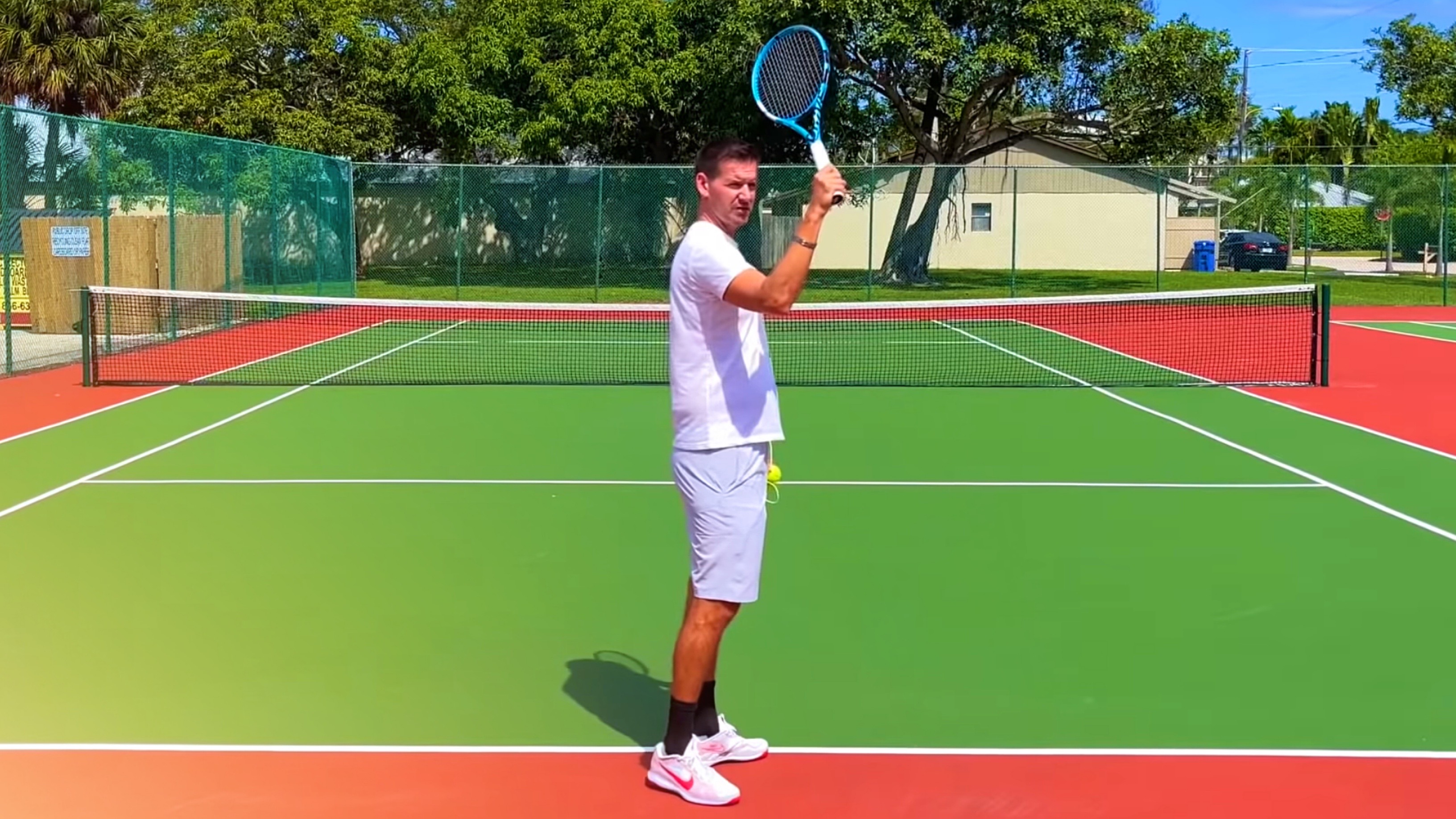 Elbow Positioning in the Trophy Phase of Tennis Serve