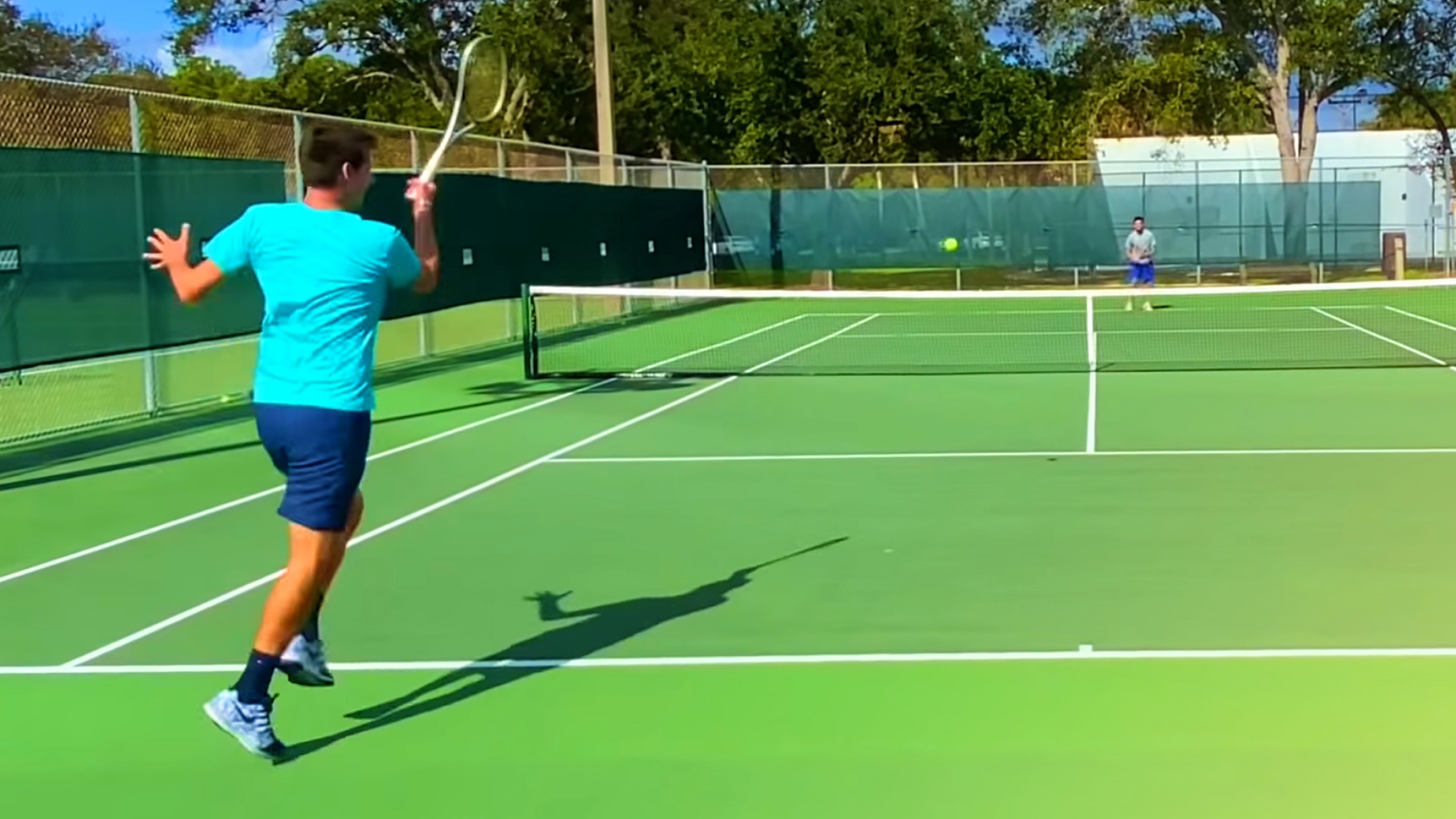 Playing a Set with Snauwaert Ergonom