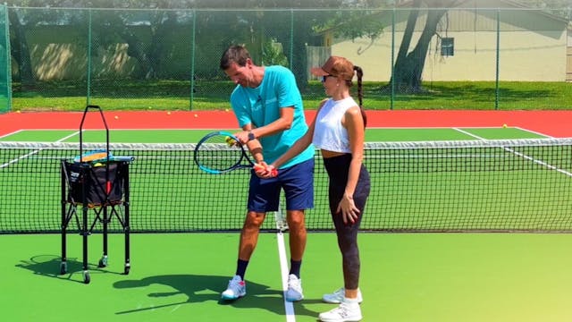 How to Hit Backhand Slice & How to De...