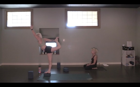 Balance w/ Blocks- Vinyasa Yoga w/ Jill (Level 2)