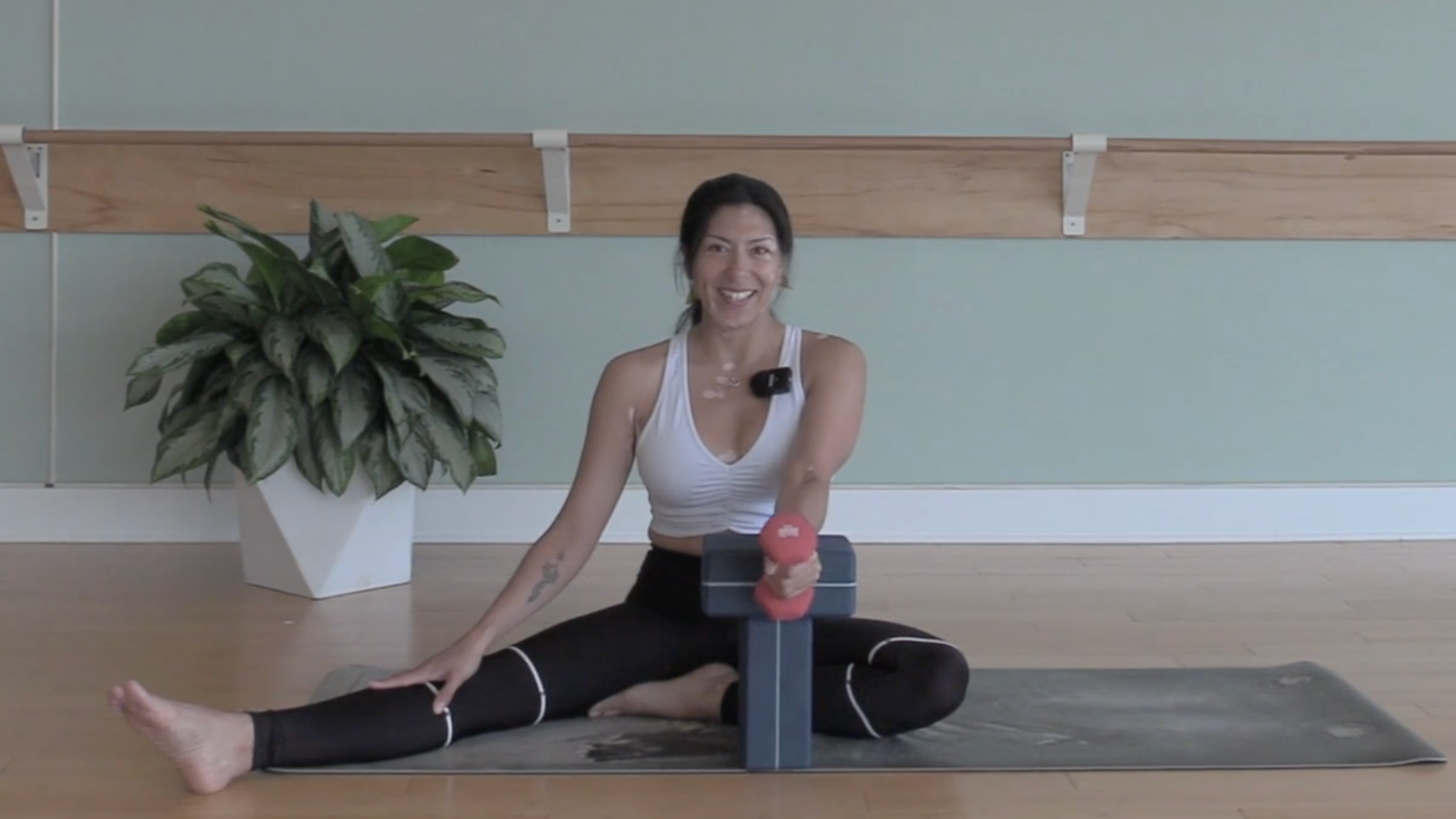 Wrist Activation and Strengthen w/ Yvonne (All Levels)