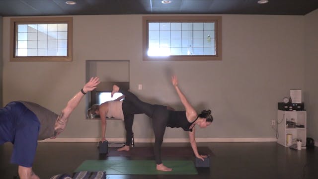 Lower Body Base- Vinyasa Yoga w/ Erin...