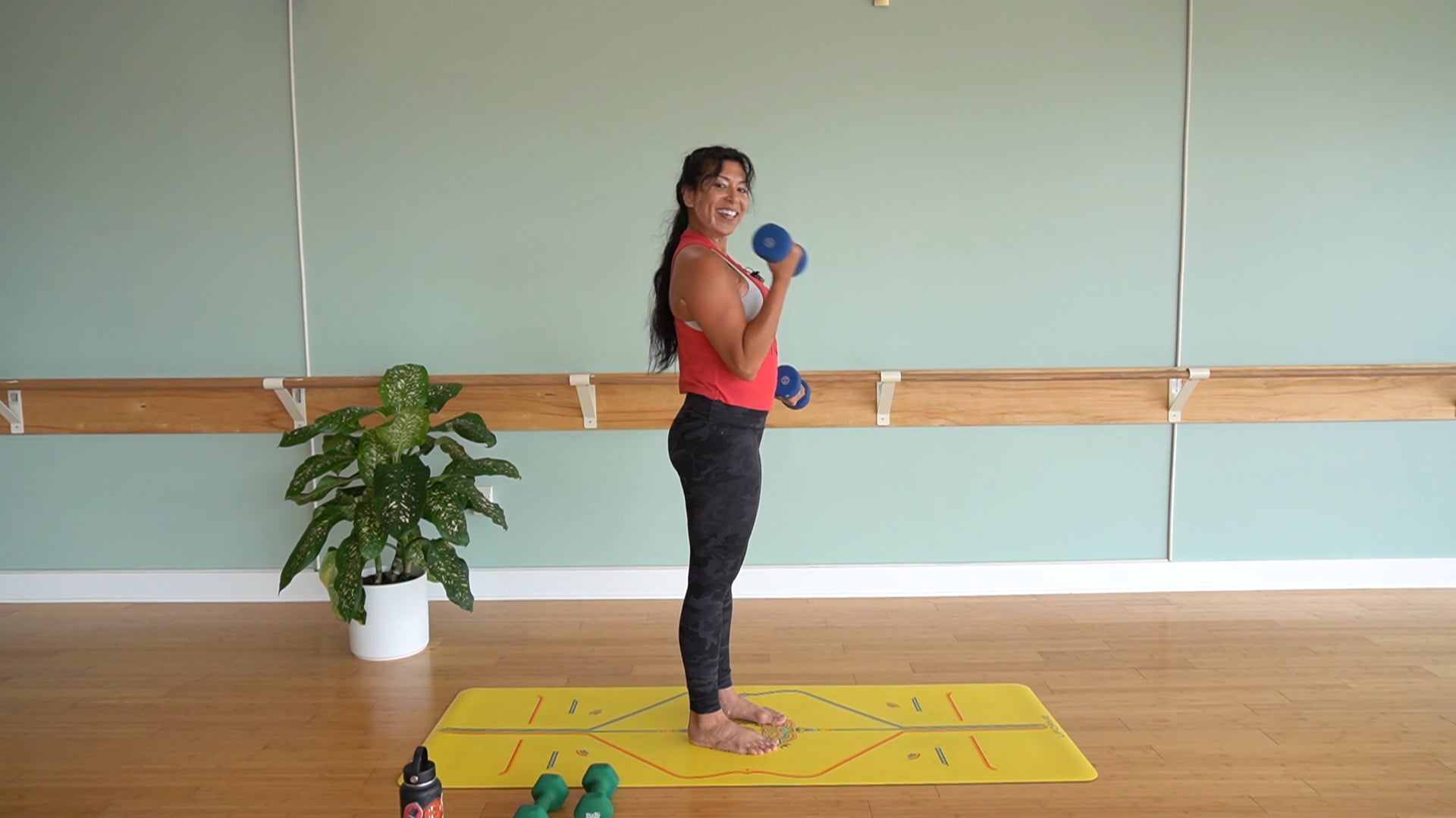 30 minute Power- Pilates Mat with Weights w/ Yvonne (Level 2/3)