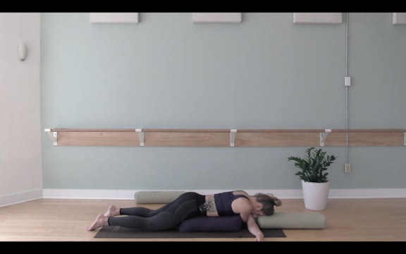 Shoulder Release- Restorative Yoga w/ Stacey  (Level 1)