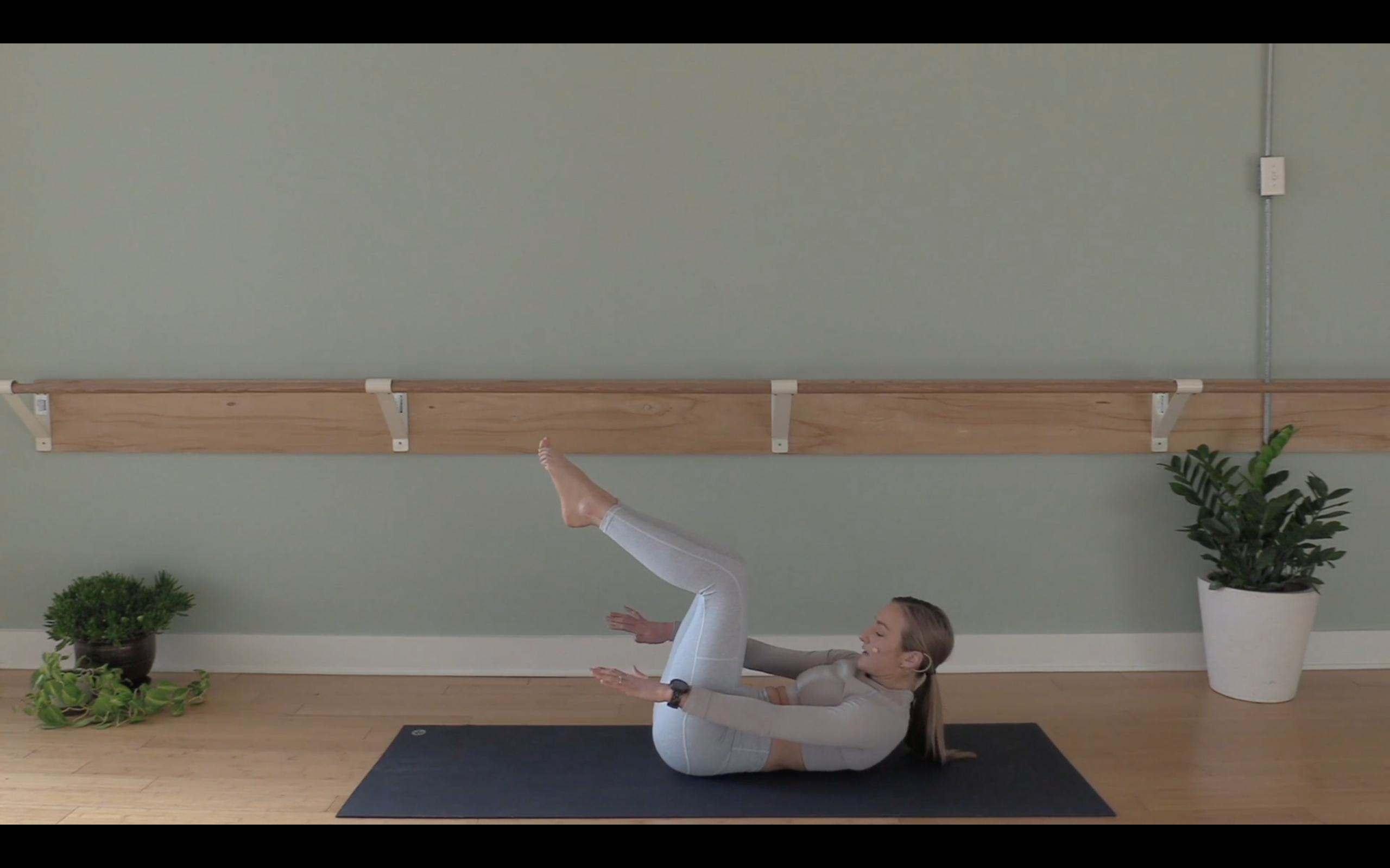20 minute Ab Blast- Pilates Mat w/ Morgan (Level 2)