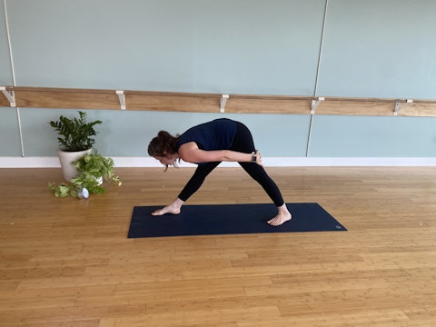 Mid-Day Full Body Flow- Vinyasa Yoga w/ Brittany K. (Level 1/2)
