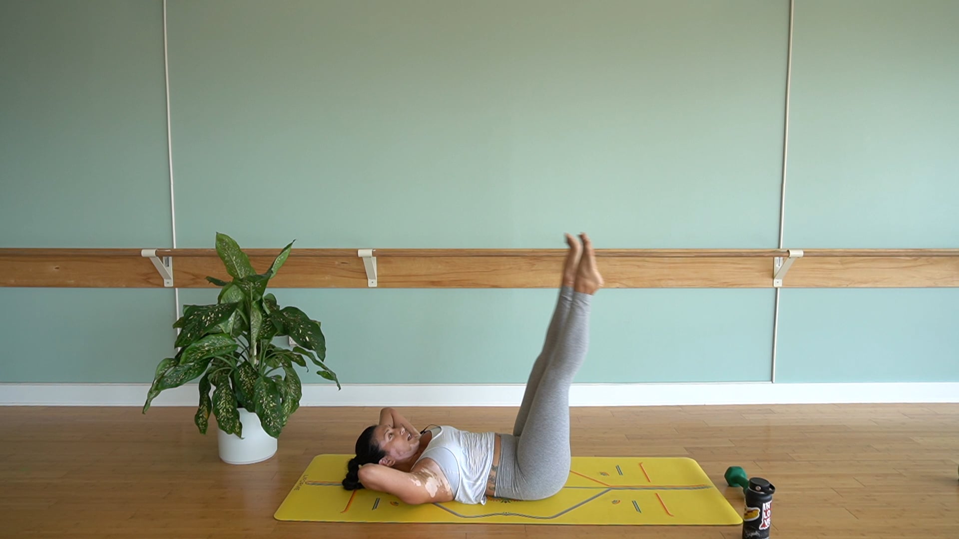 Core Quickie- Pilates Mat w/ Yvonne (Level 2)