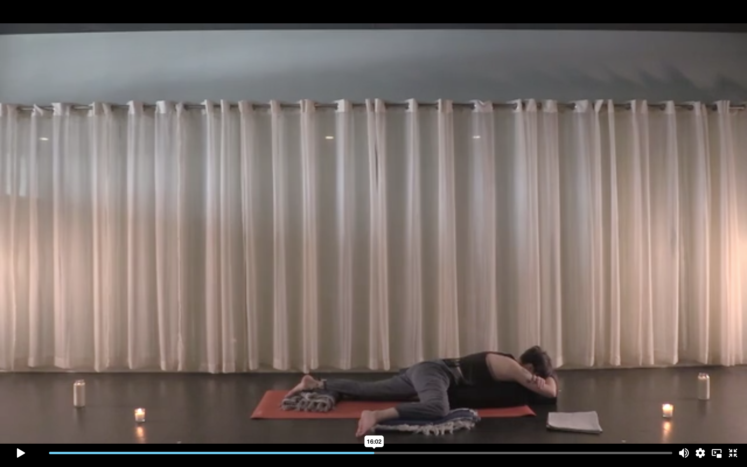 Comfy & Cozy- Restorative Yoga w/ Izzy (Level 1)
