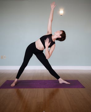 Intro to Yoga #3- Vinyasa Yoga with Bekah (Level 1)