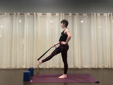 Strap Work- Vinyasa Yoga w/ Bekah (Level 1/2)