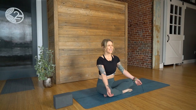 Balance and Hip Opening- Vinyasa Yoga w/ Megan Z. (Level 2)