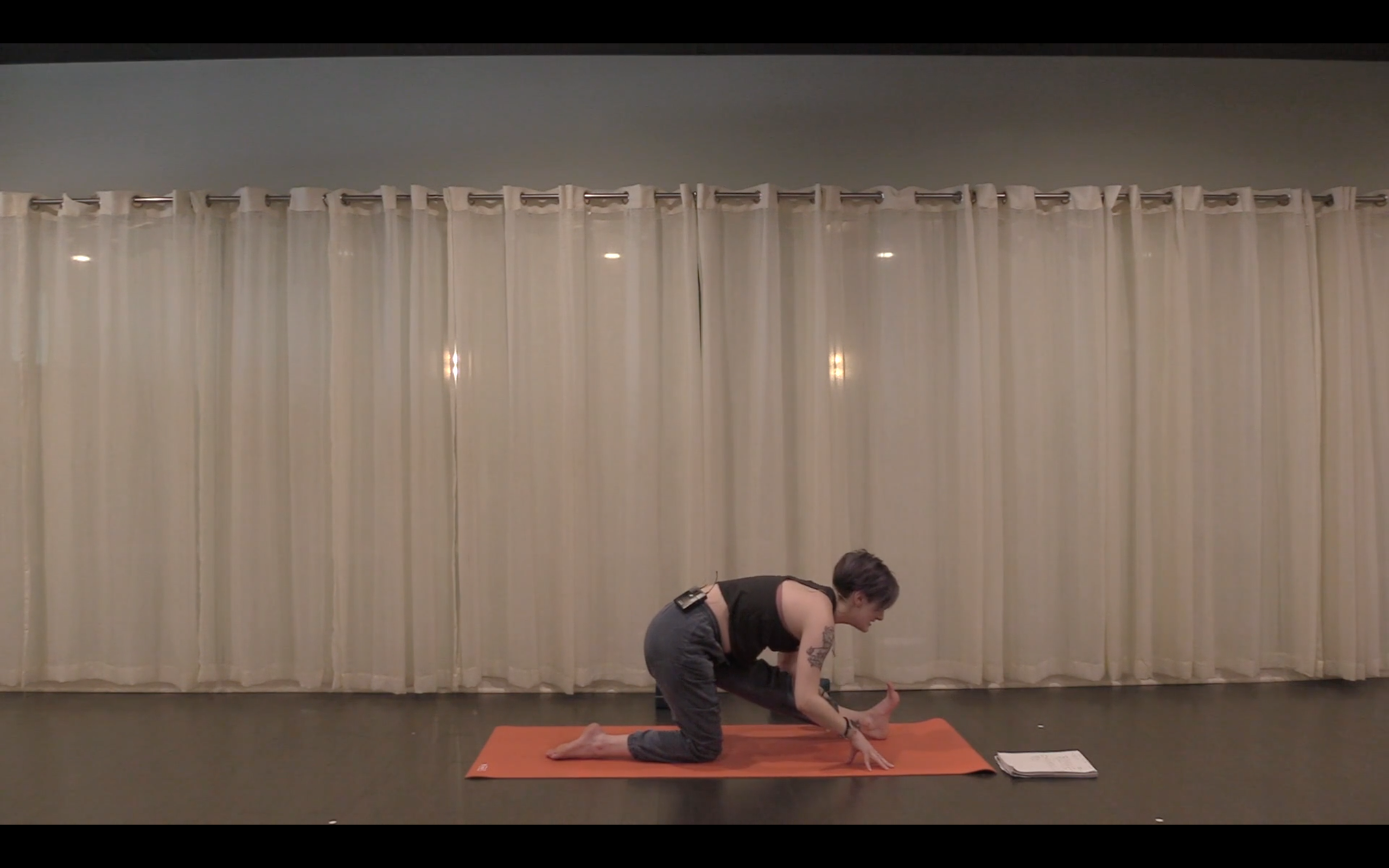 Mellow Flow- Vinyasa Yoga w/ Izzy (Level 1)