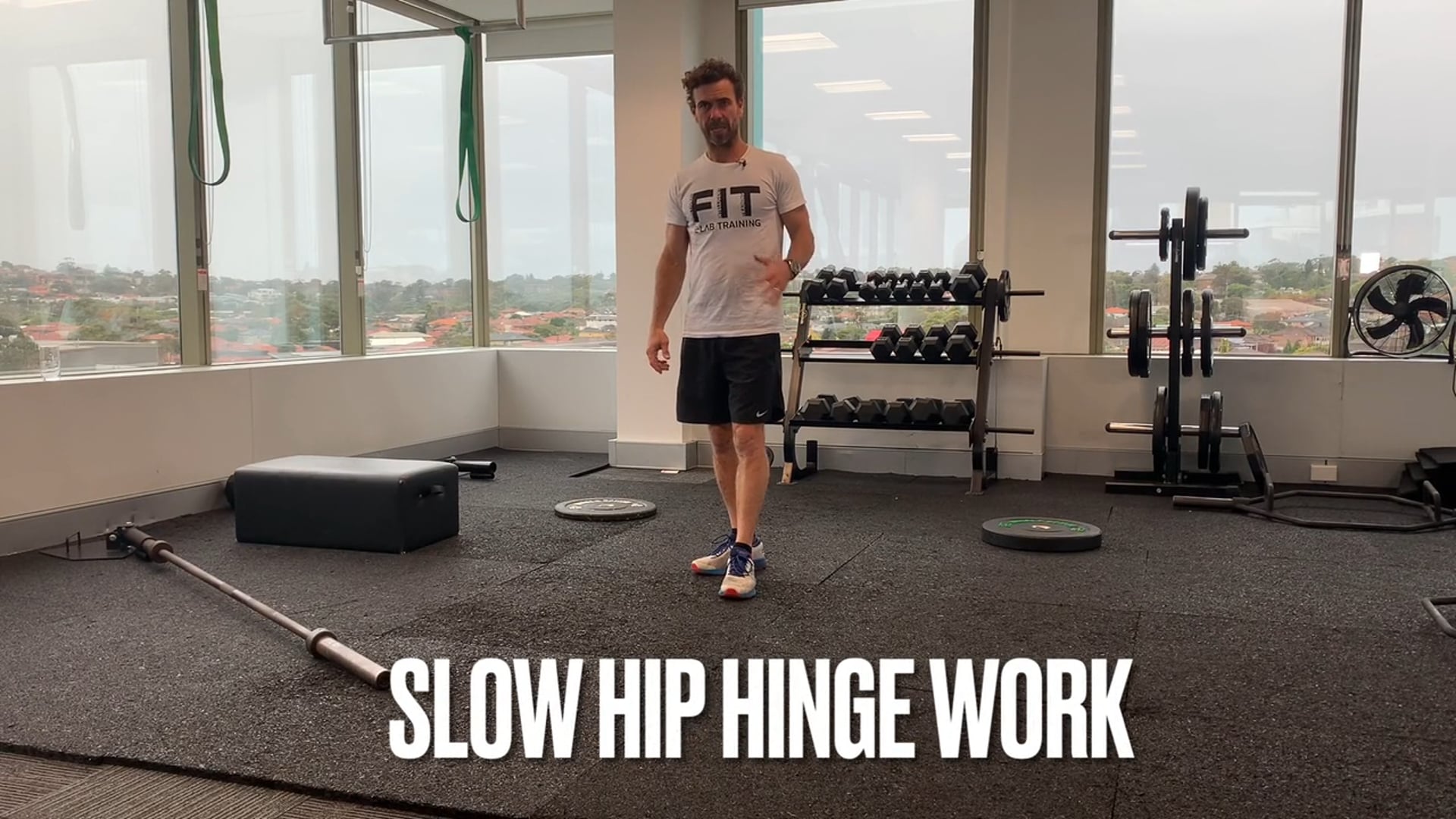 BUM WORKOUT (3) - standing lunge