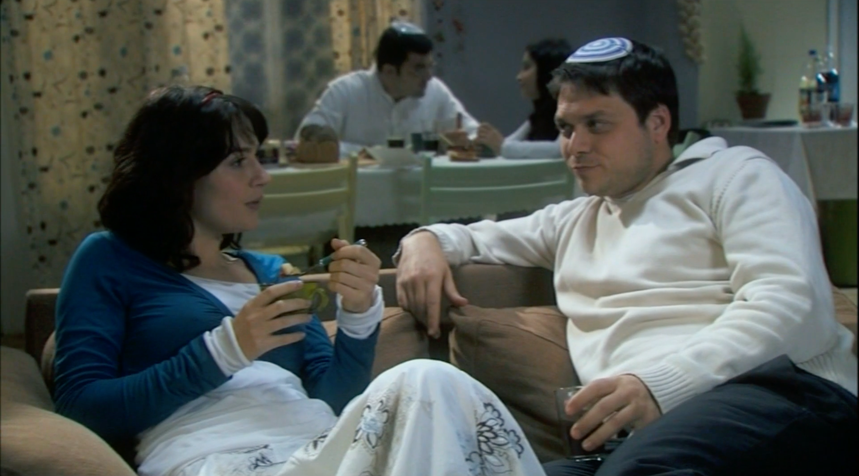 Srugim - Season 1, Episode 1 - Katamon's Occupiers