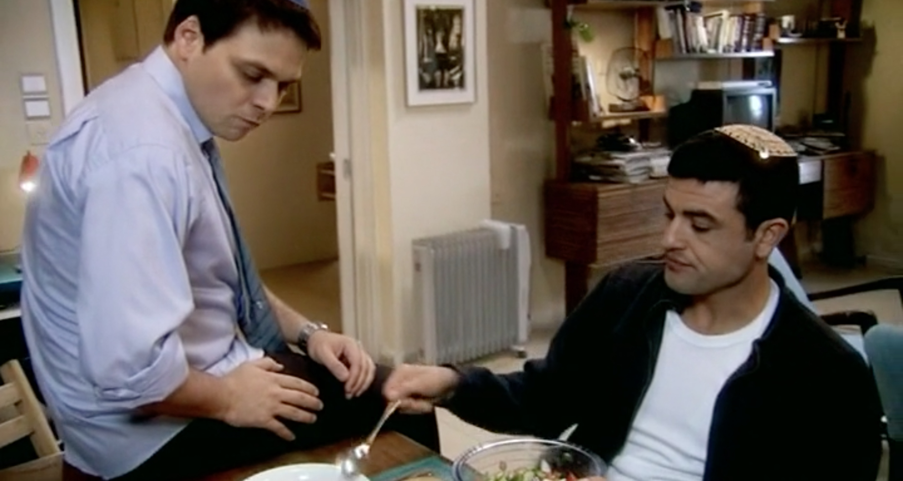 Srugim - Season 1, Episode 12 - Honey Trap