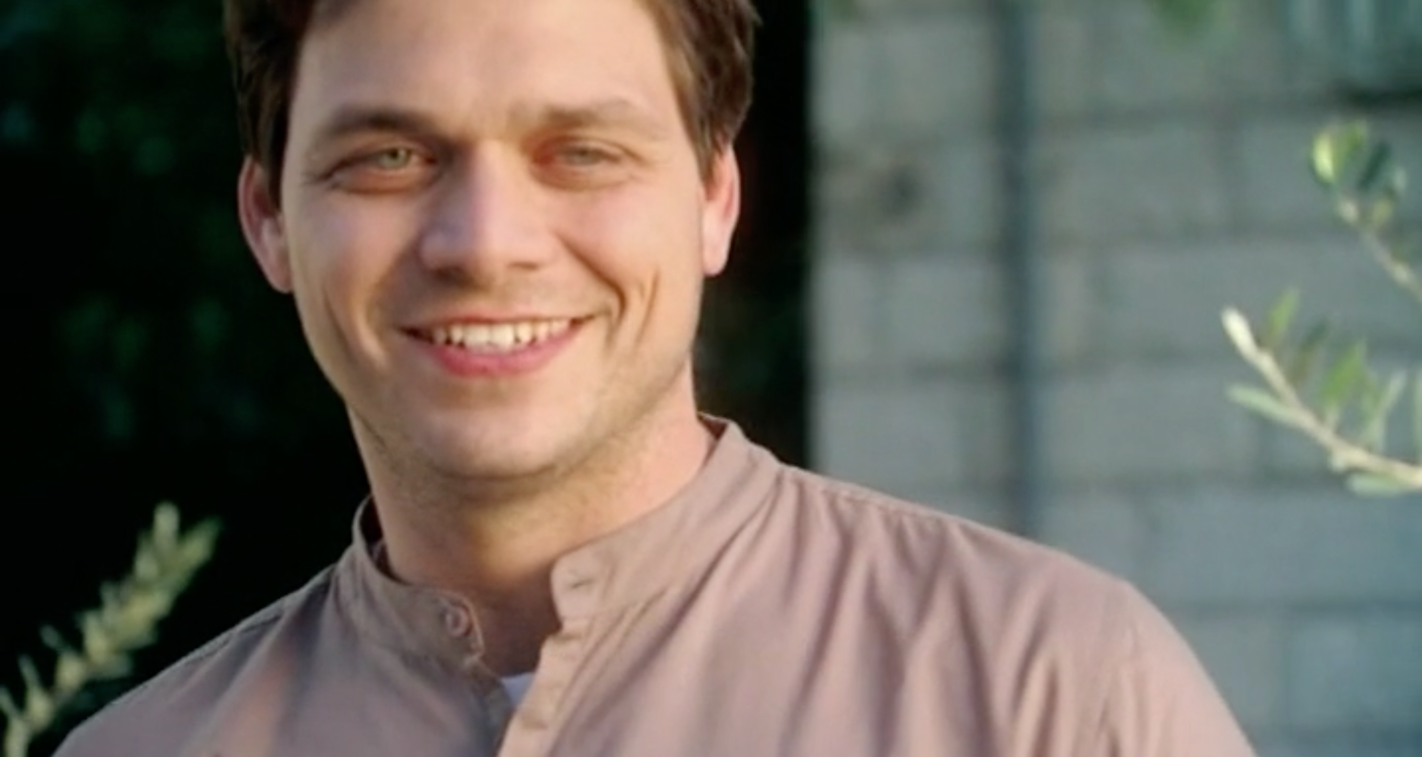 Srugim - Season 1, Episode 8 - Hangover