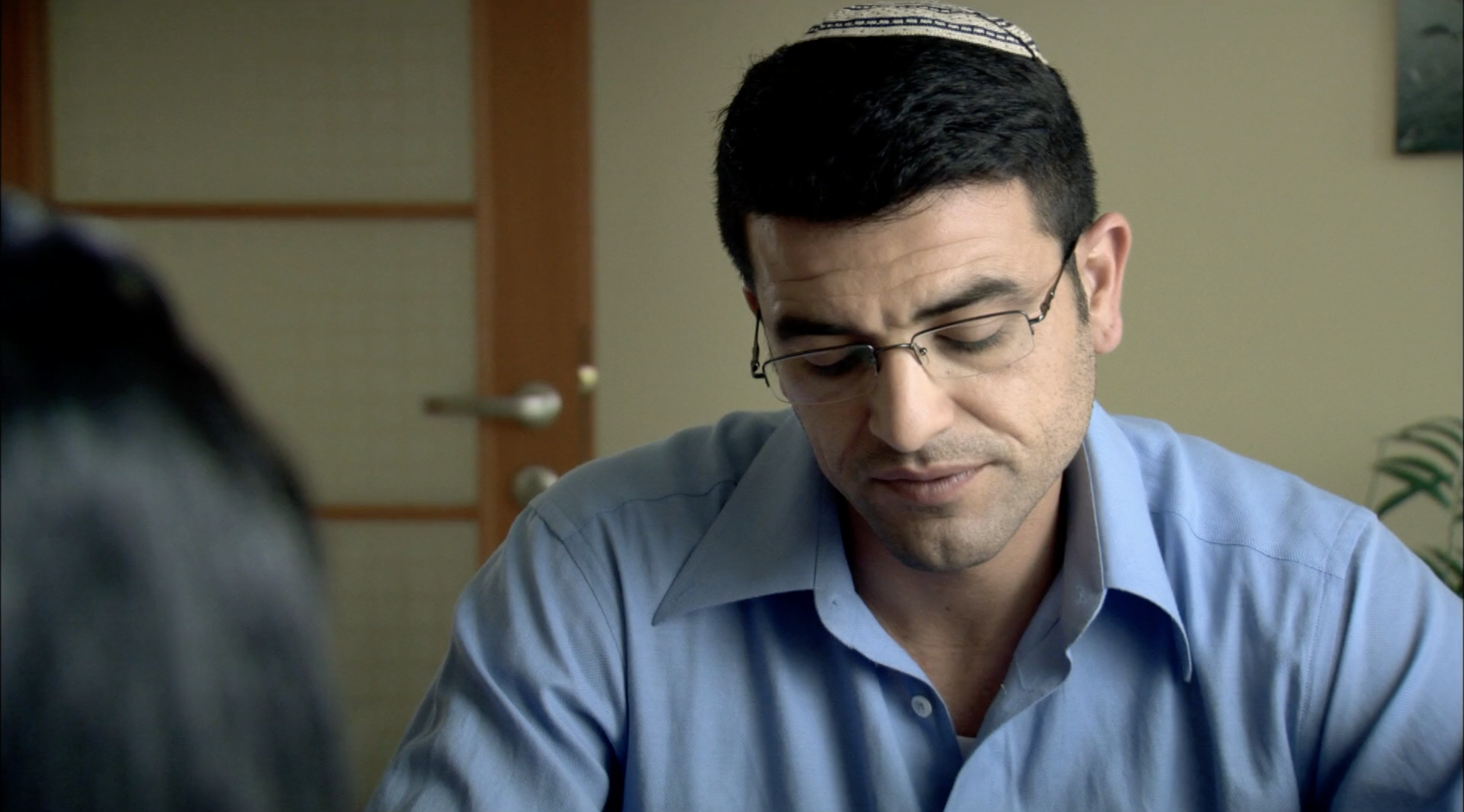 Srugim - Season 3, Episode 8 - Squid in Barcelona