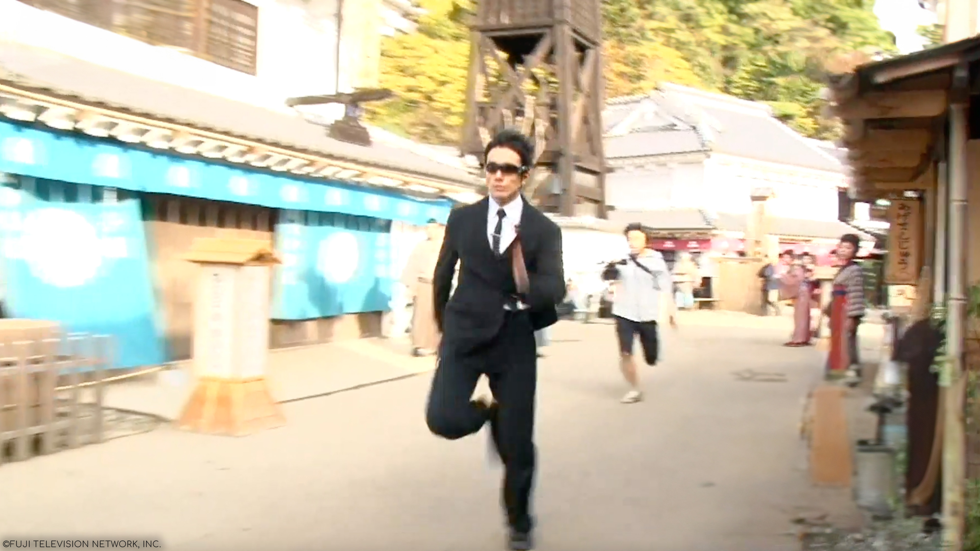 S1E24: Run For Money 