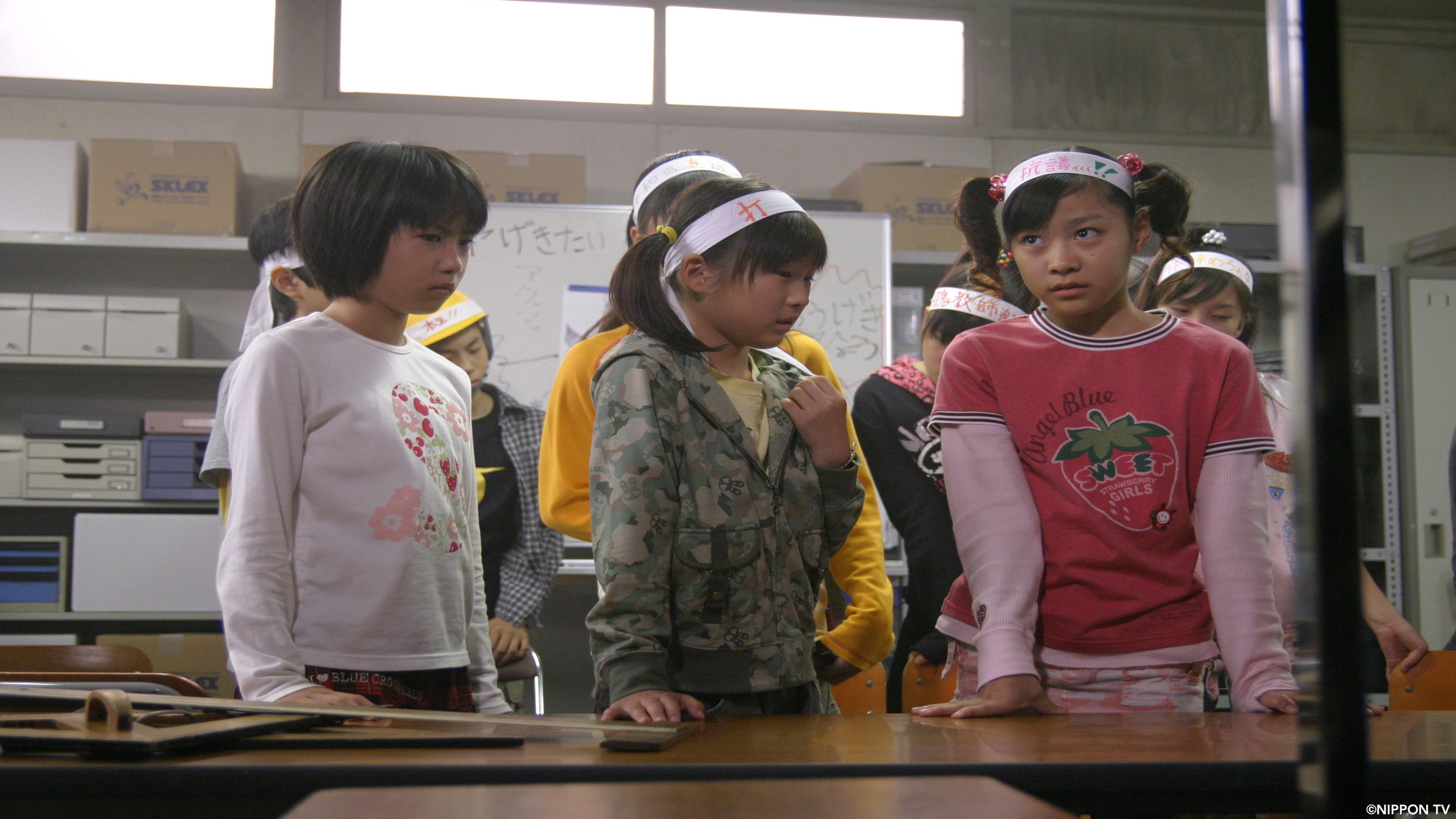 S1E8: The Queen's Classroom