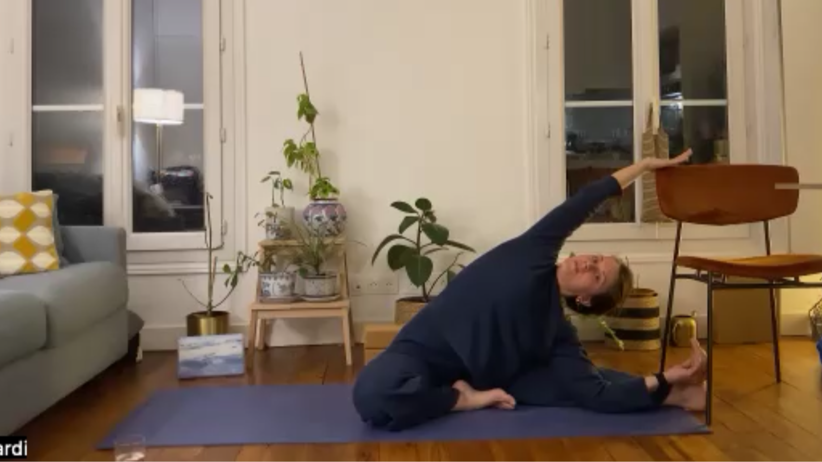 Plus loin avec la chaise !