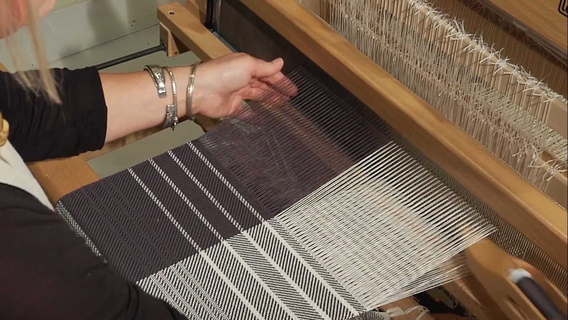 4.1.6 - At the Loom, Introduction to Twill