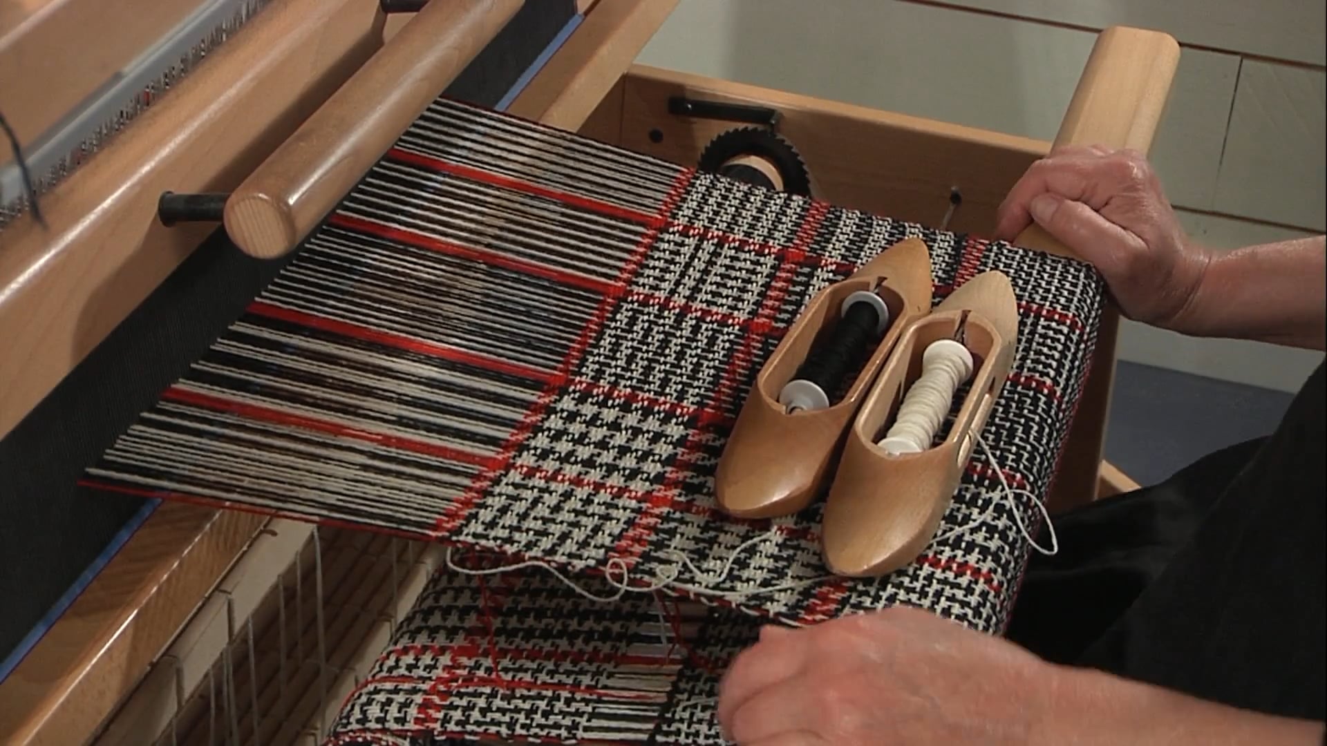 4.6.2 - Colour and Weave on Twill, At the Loom