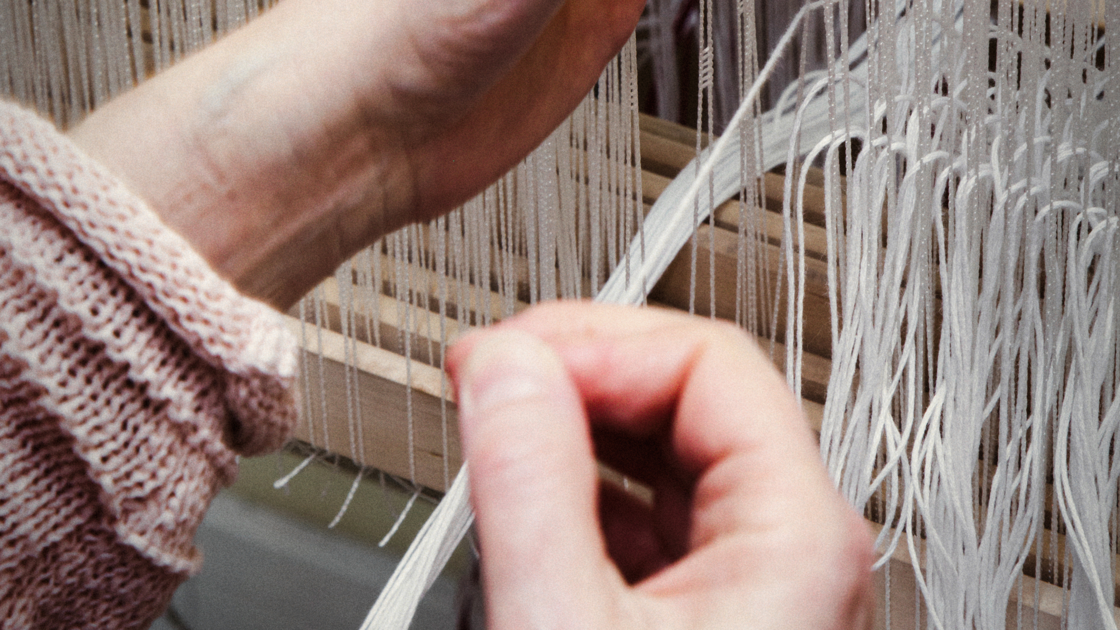 Season 1 Episode 2 - Dressing Your Loom Back to Front