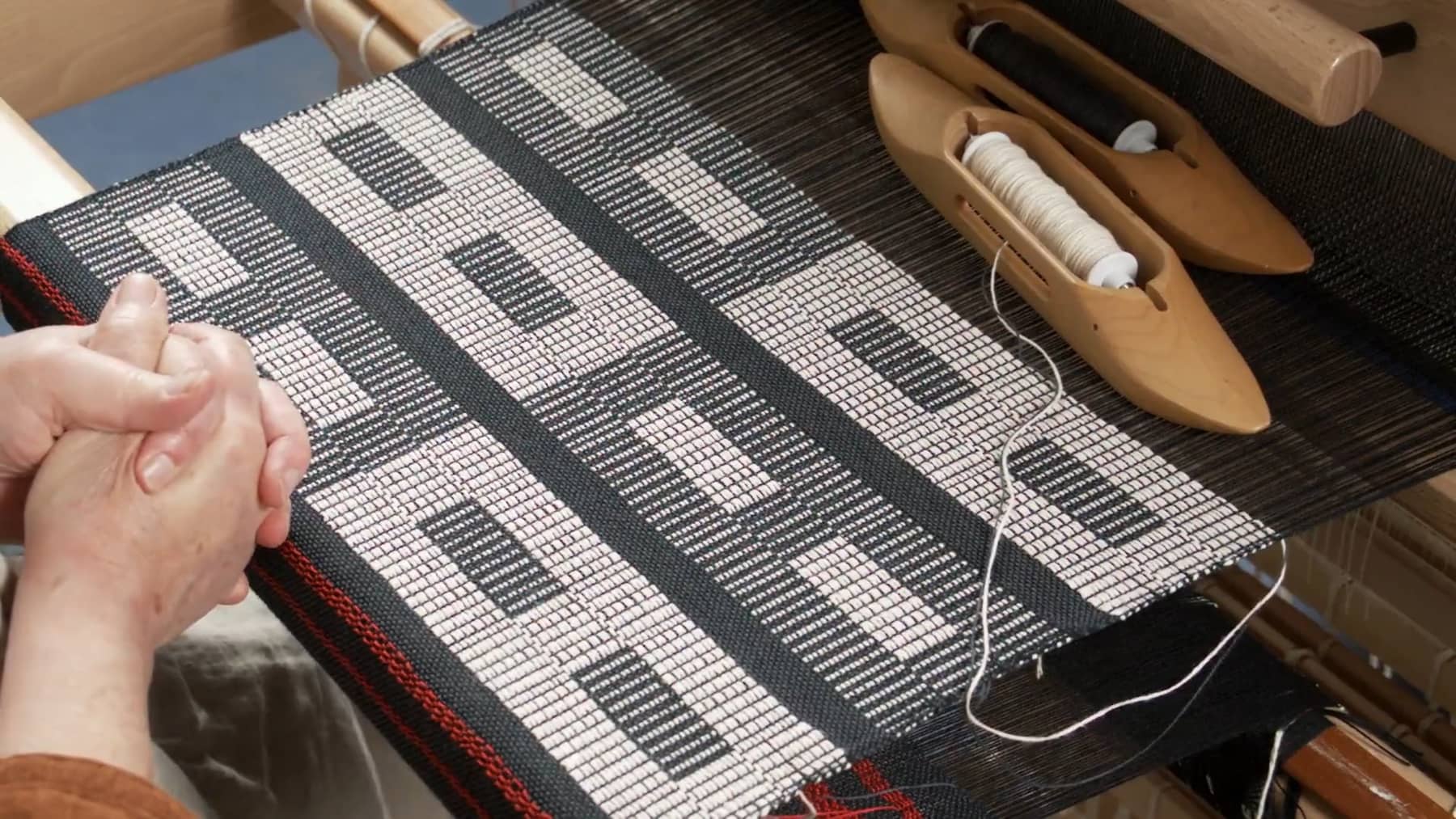 7.6.6 - Crackle on Opposites at the Loom Part 2