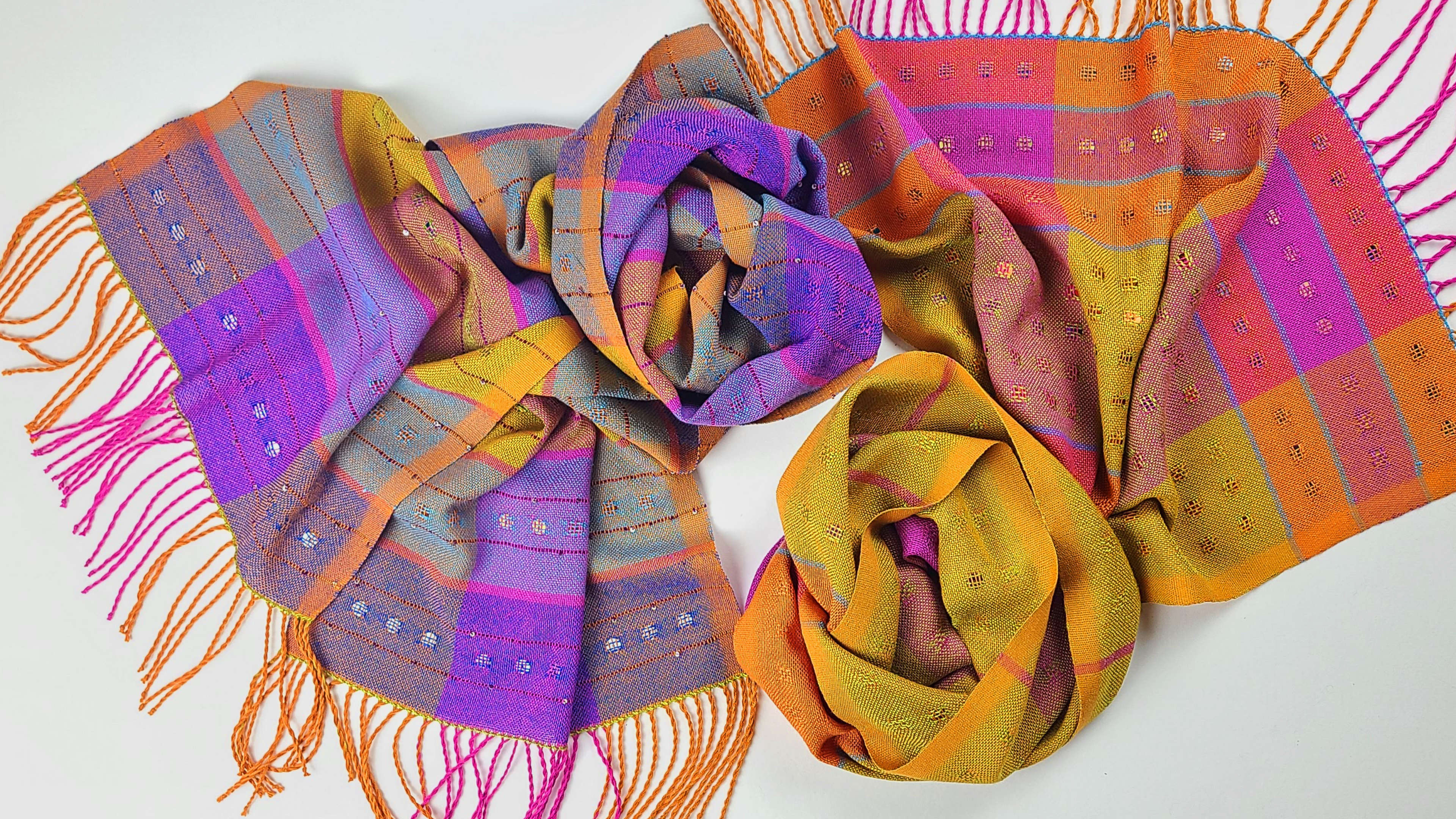 8.8.6 - Sequins in Pockets 8 Shaft Review 