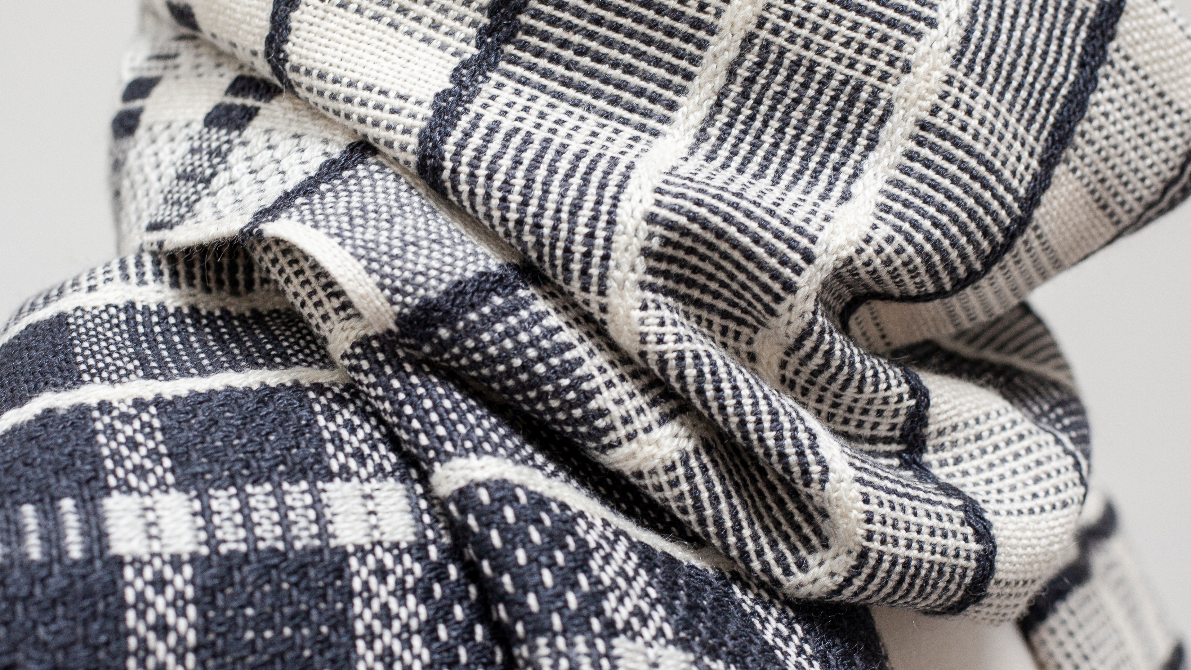 Season 7 Episode 5 - Overshot with Colour and Weave