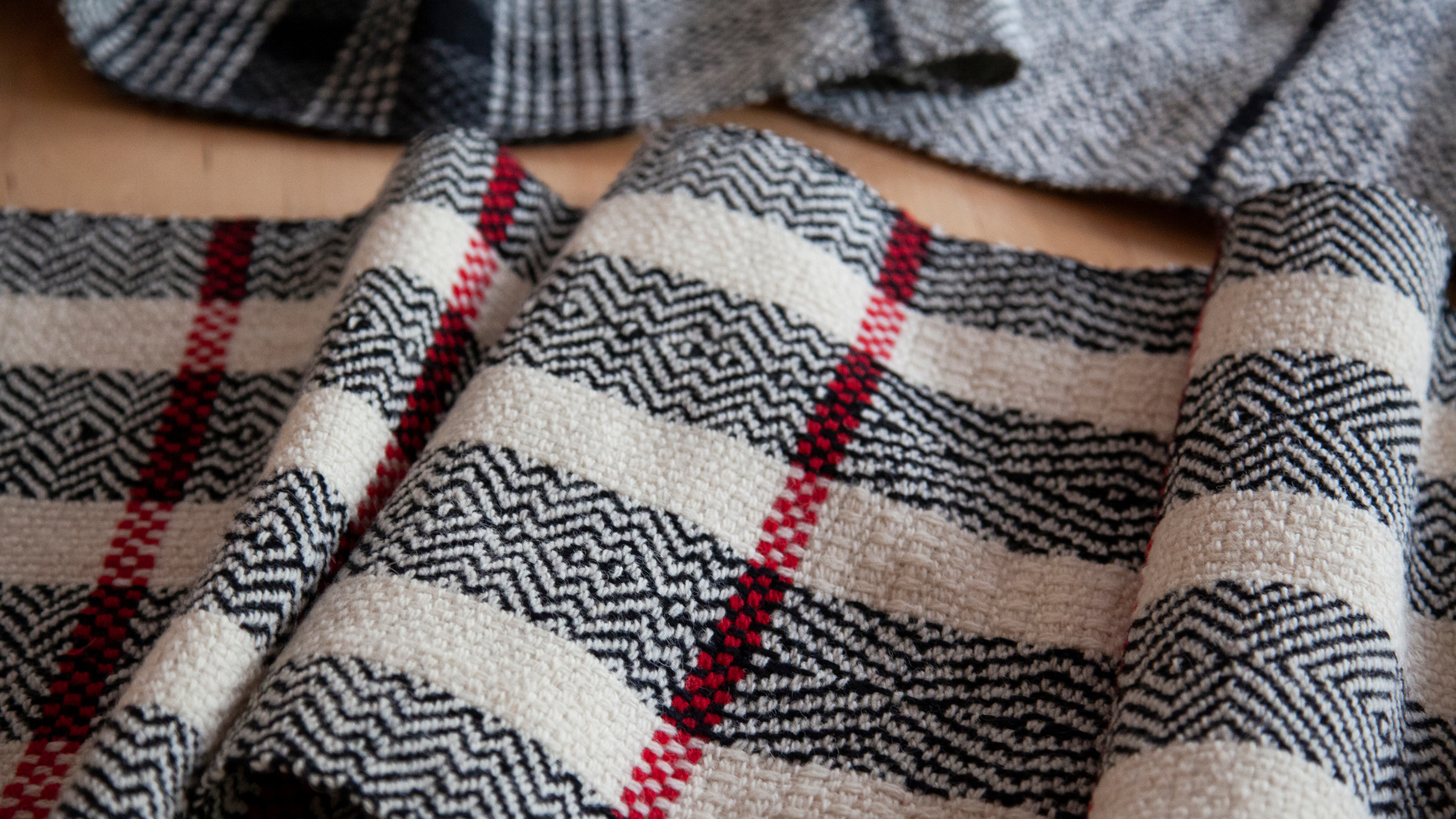 Season 4 Episode 7 - Twill & Basket Weave go on a Date