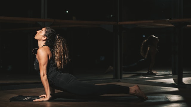 50Min Vinyasa Yoga con Alin