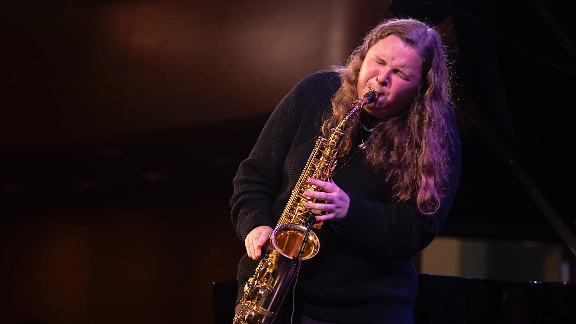 Sarah Hanahan – Among Giants