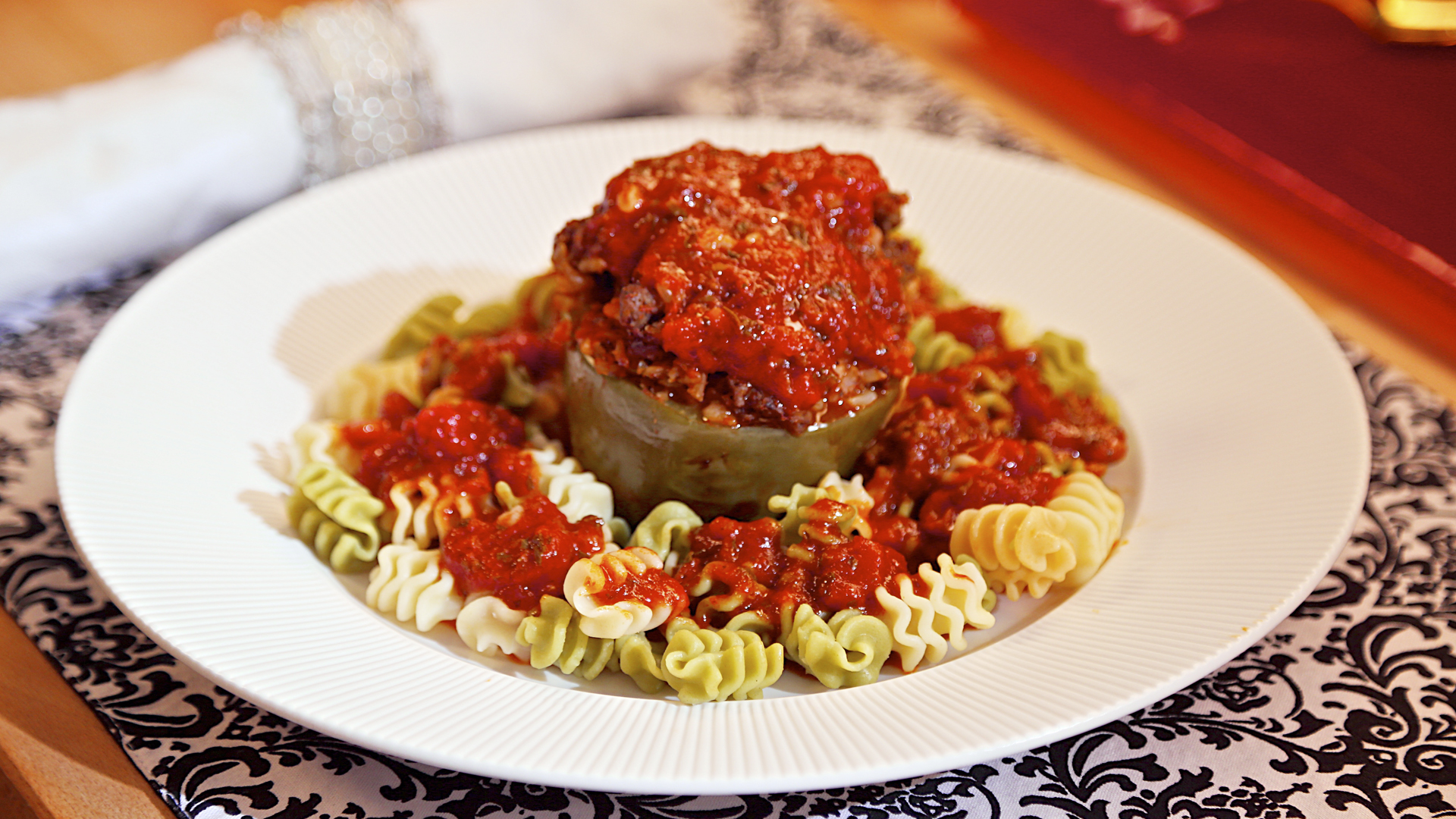 “Holidays Made Easy” - Episode 513 (24 min)