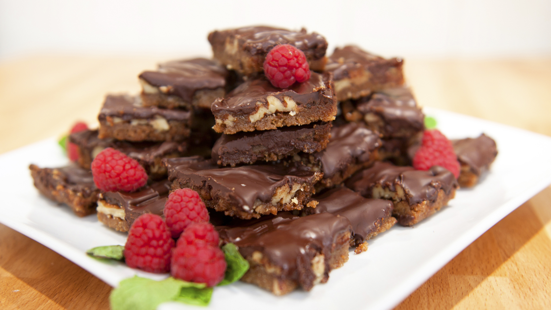 “Super Party Menu” - Episode 311 (24 min)