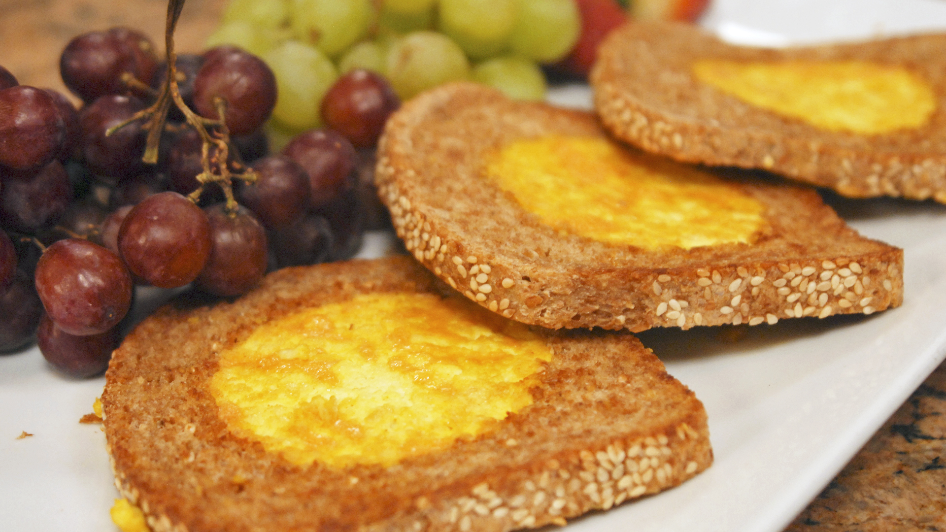 “Breakfast Favorites” - Episode 208 (24 min)