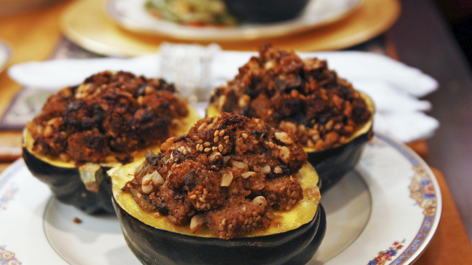 Happy Holiday Meal - Episode 213 (24 min)