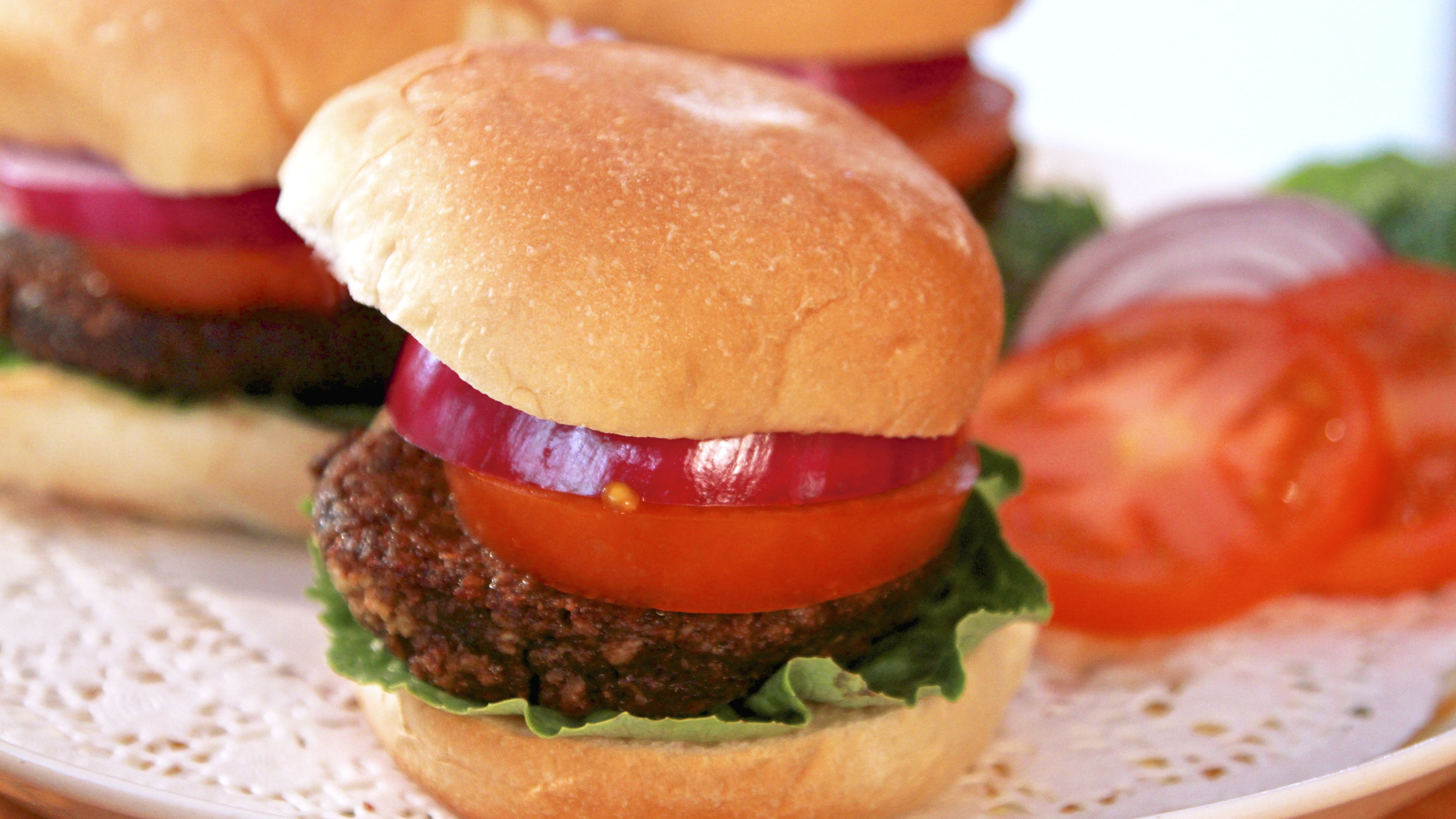 All American Meal: - Episode 306 (24 min)