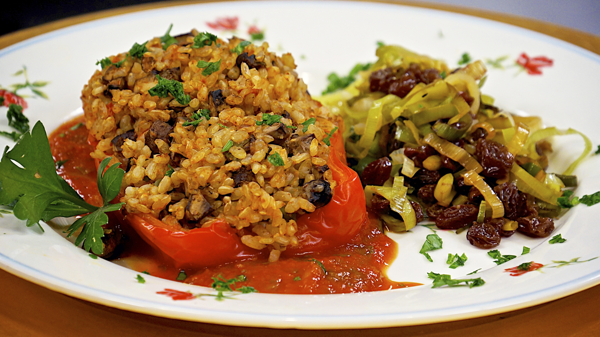 “Be My Valentine” - Episode 403 (25 min)