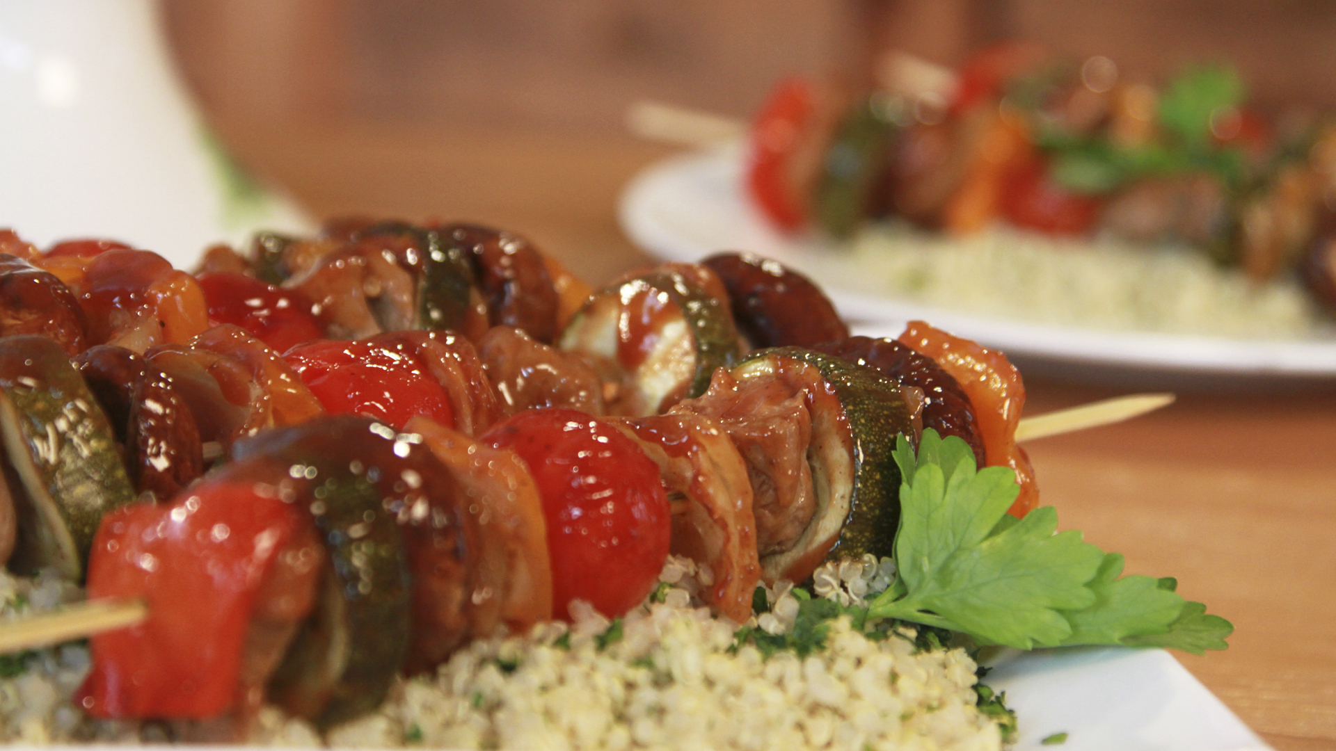 “BBQ Bash” - Episode 302 (24 min)