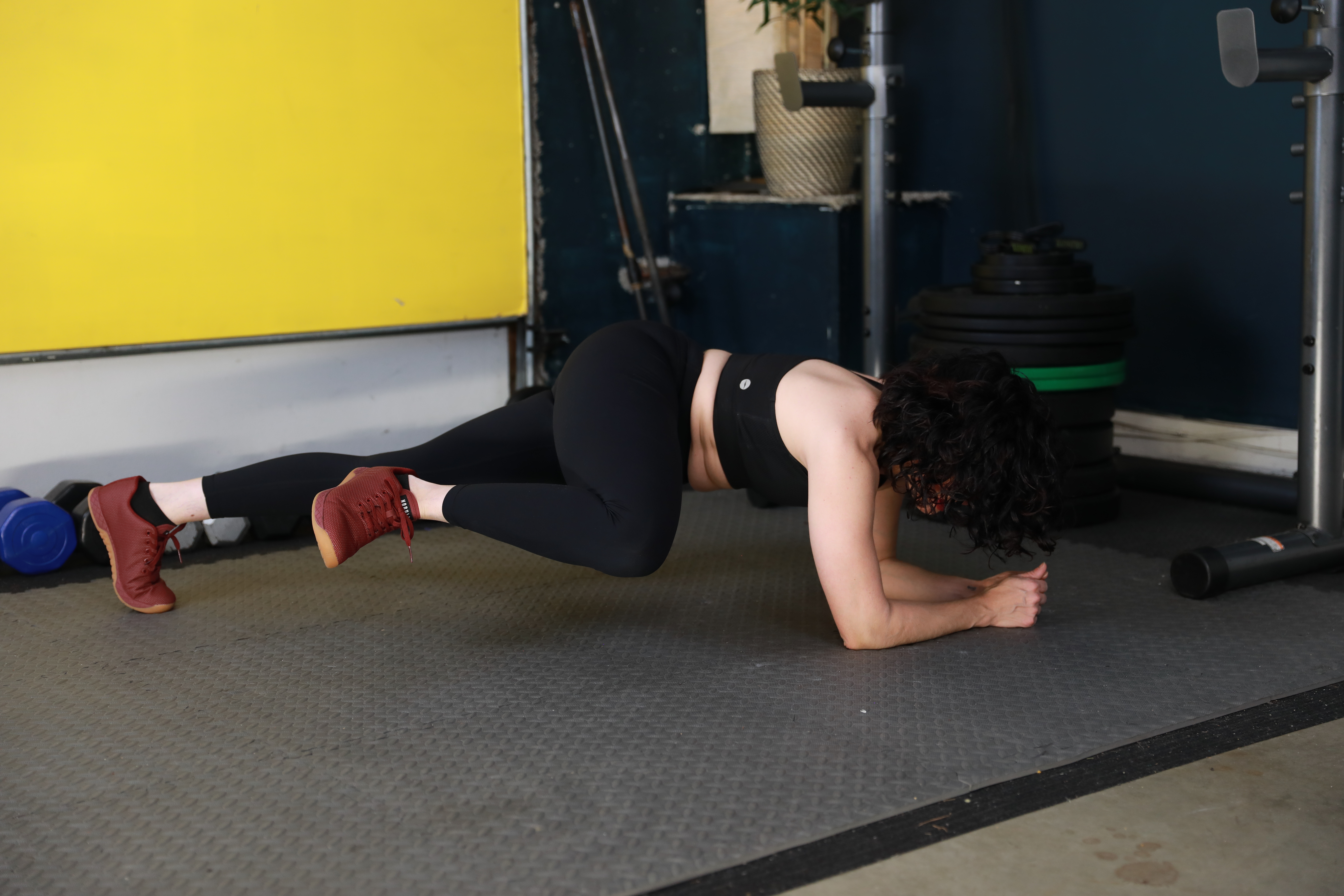 HV Week 15 Day 1 Exercise 4 Optional Low Plank Oblique Tuck