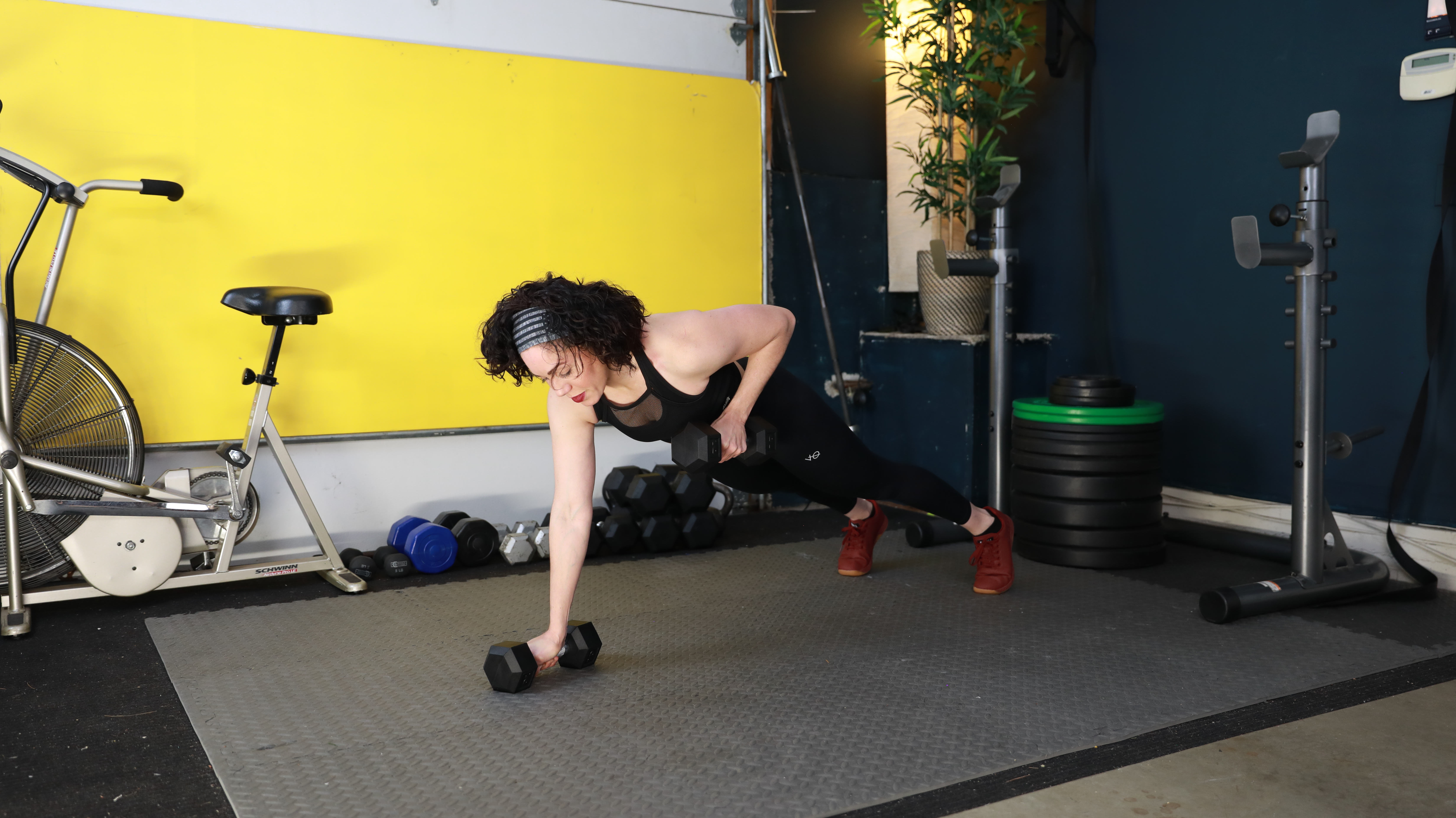 HV Week 10 Day 3 Exercise 1 Banded Bent Over Row and Renegade Rows