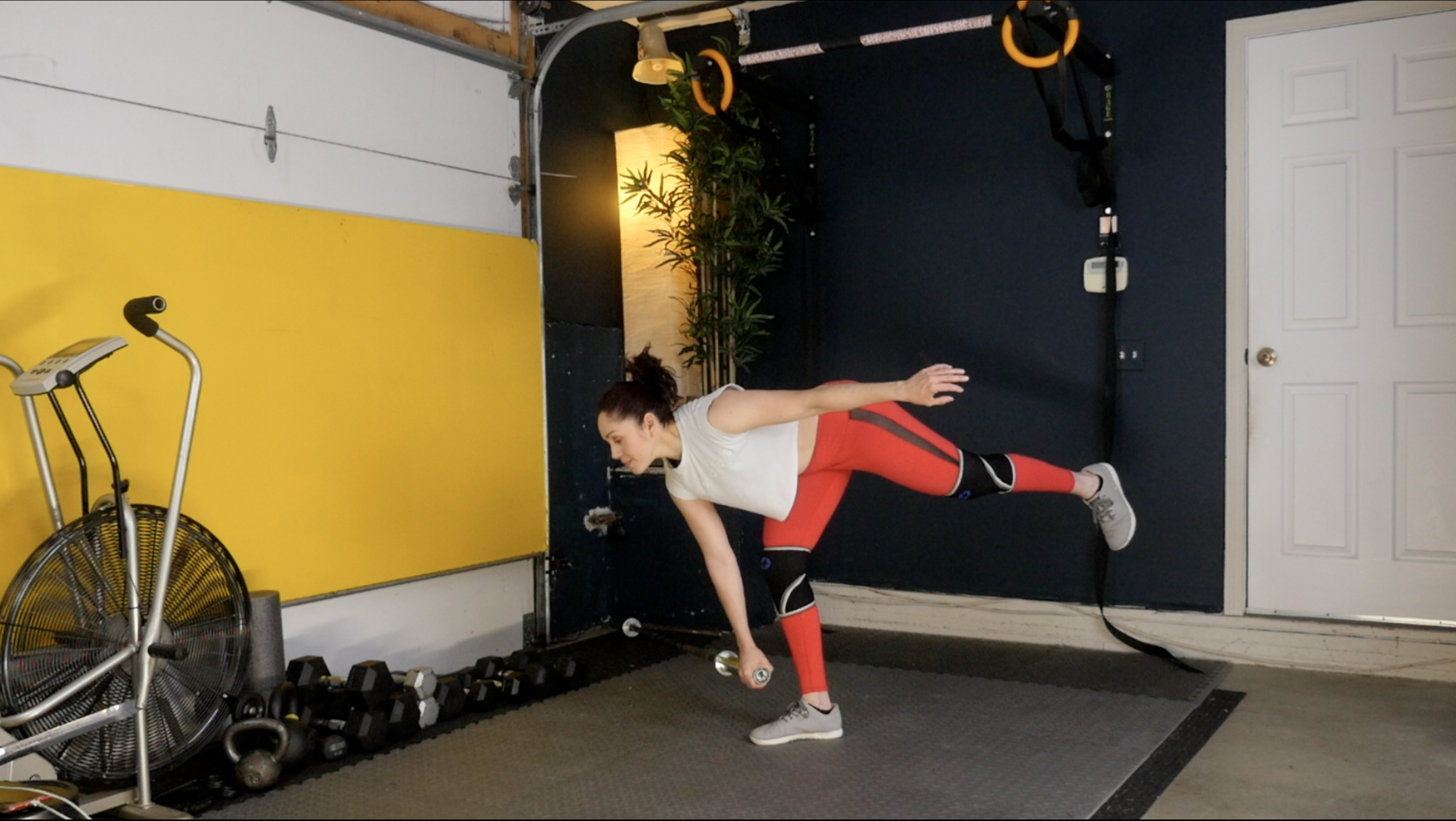 Week 4 Day 4 Exercise 3 Landmine Single Leg Deadlift