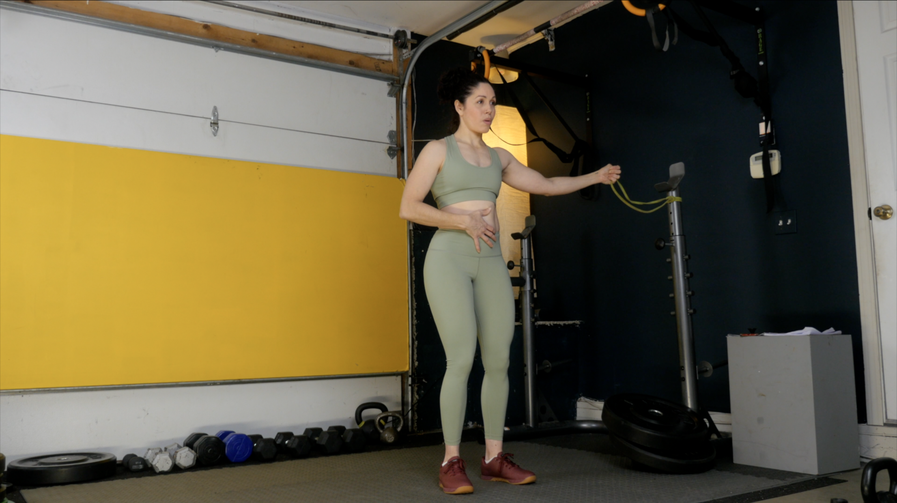 HV Week 9 Day 2 Exercise 1 Neutral Grip Floor Press and Banded Chest fly